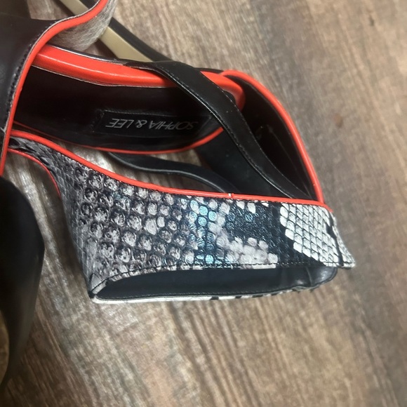 Sophia & Lee size 7 EUC snakeskin vegan leather Pointed-Toe Heels with strap - Picture 9 of 14